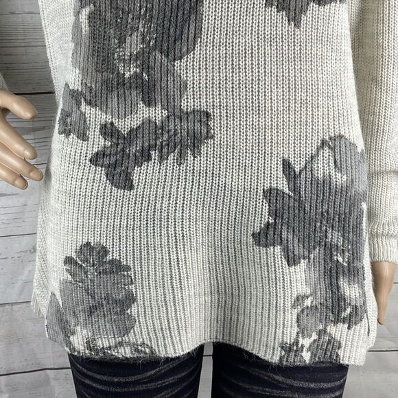 Christopher & Banks Floral Sweater - Picture 8 of 12